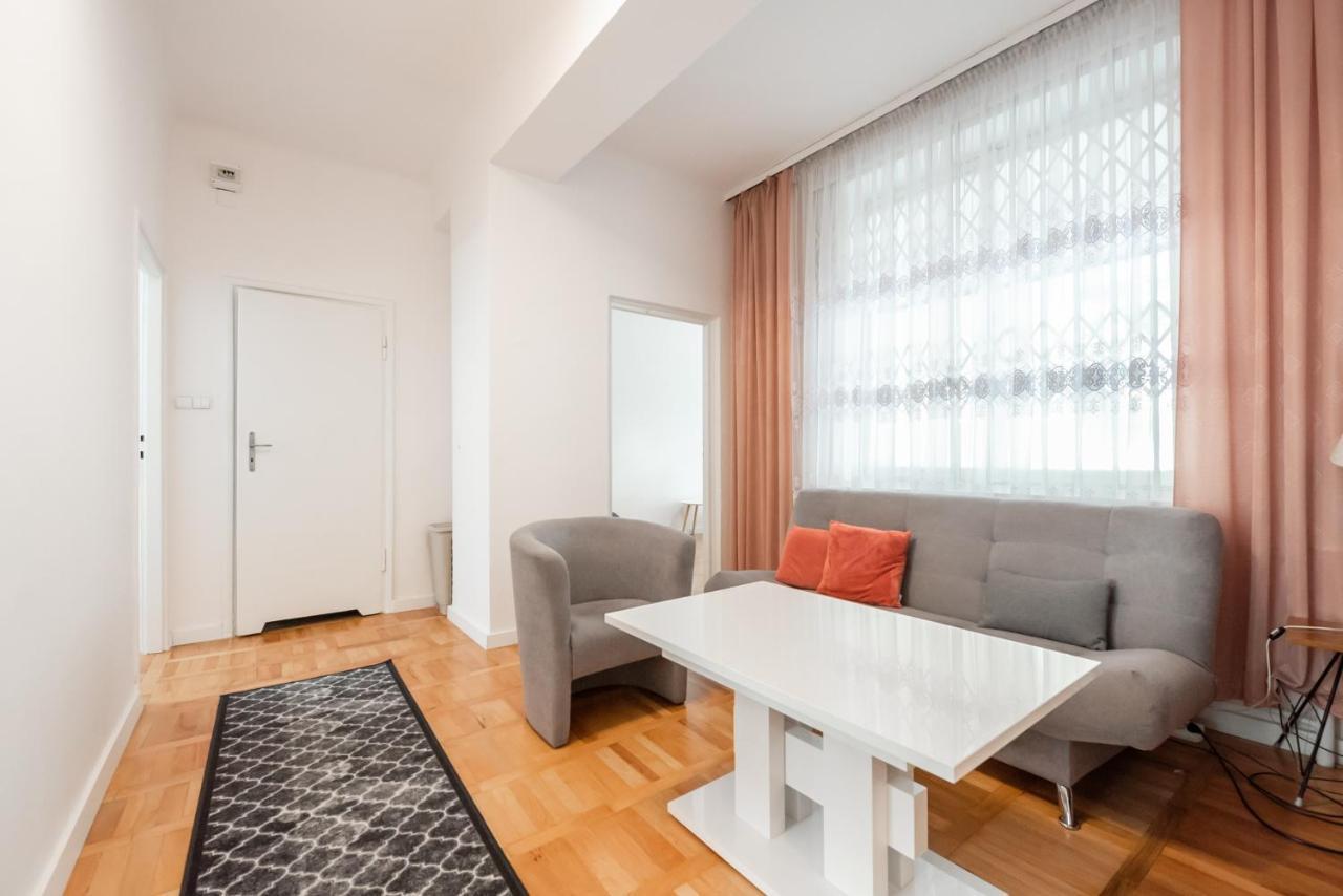 Plac Zbawiciela 3-Bedroom Apartment วอร์ซอ ภายนอก รูปภาพ