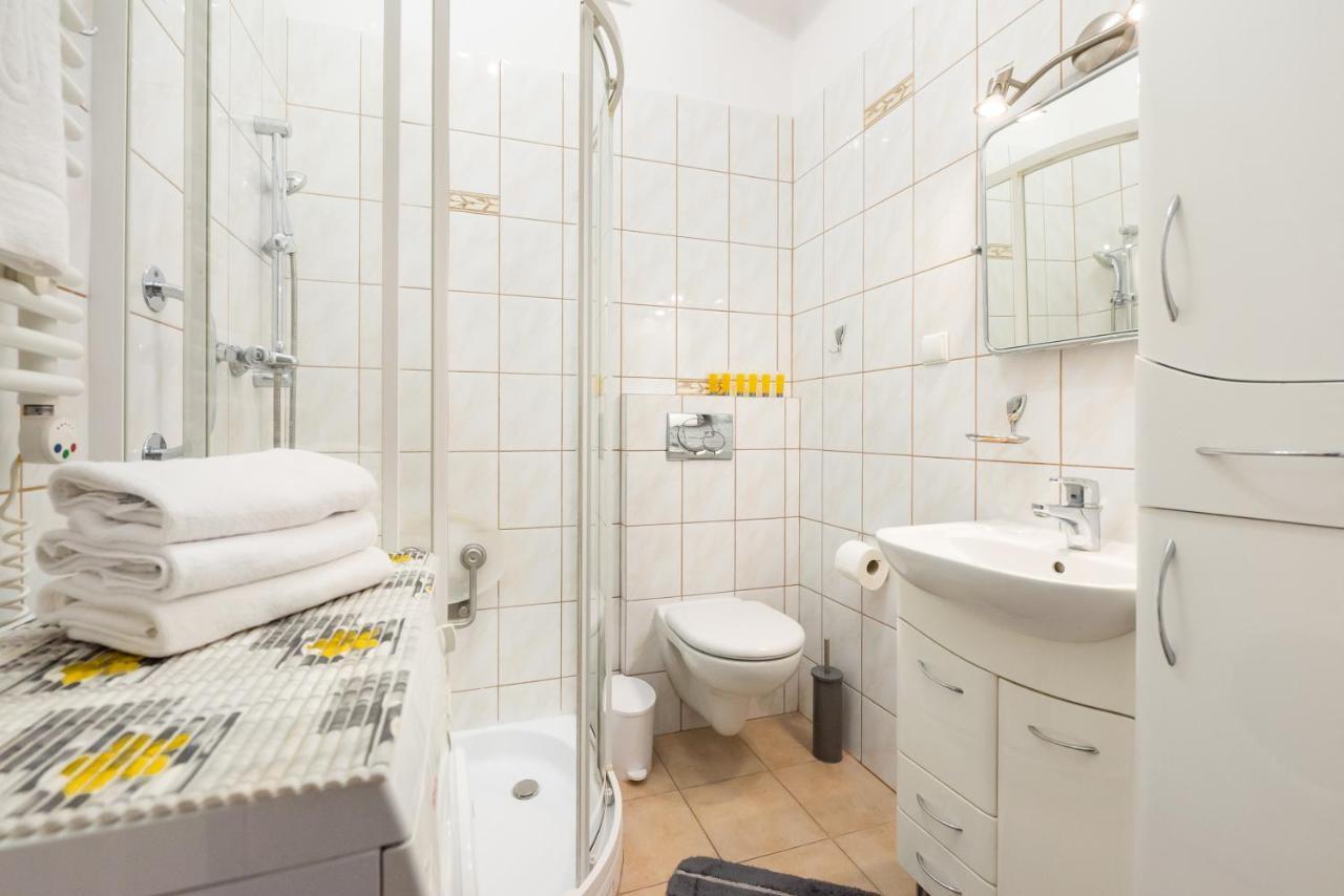 Plac Zbawiciela 3-Bedroom Apartment วอร์ซอ ภายนอก รูปภาพ